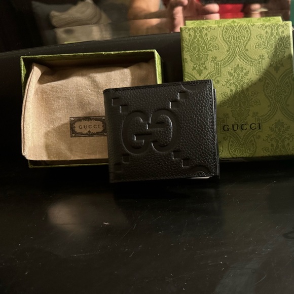 Lightly used Gucci wallet with box and dust bag - Picture 2 of 4